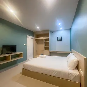 Hop On Phuket Guest house